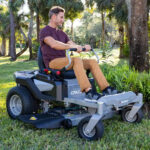 Cruz 42 In. 19.0 HP 540Cc EX1900 Series Briggs and Stratton Engine Dual Hydrostatic Drive Gas Zero Turn Mower - Image 3